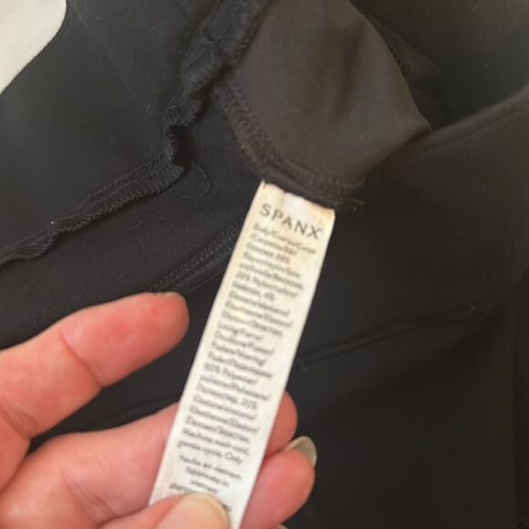 Spanx The Perfect Pant, Hi-Rise Flare, size 1X (28” inch length) - Picture 8 of 11